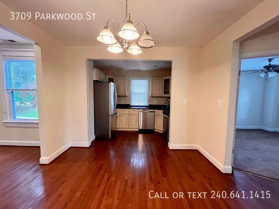 3709 Parkwood St - Photo 5 of 18