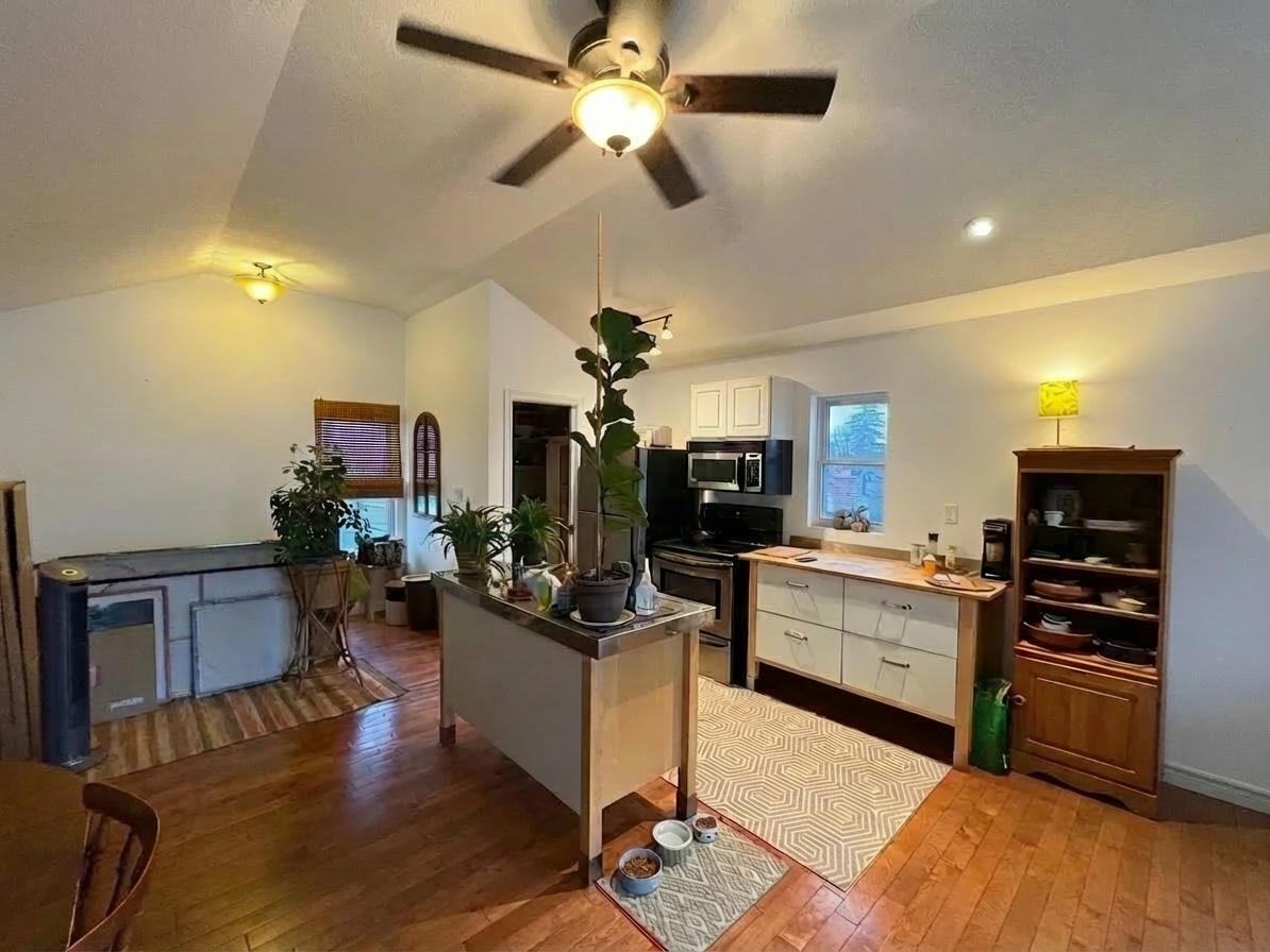 489 Upper Gage Ave #3