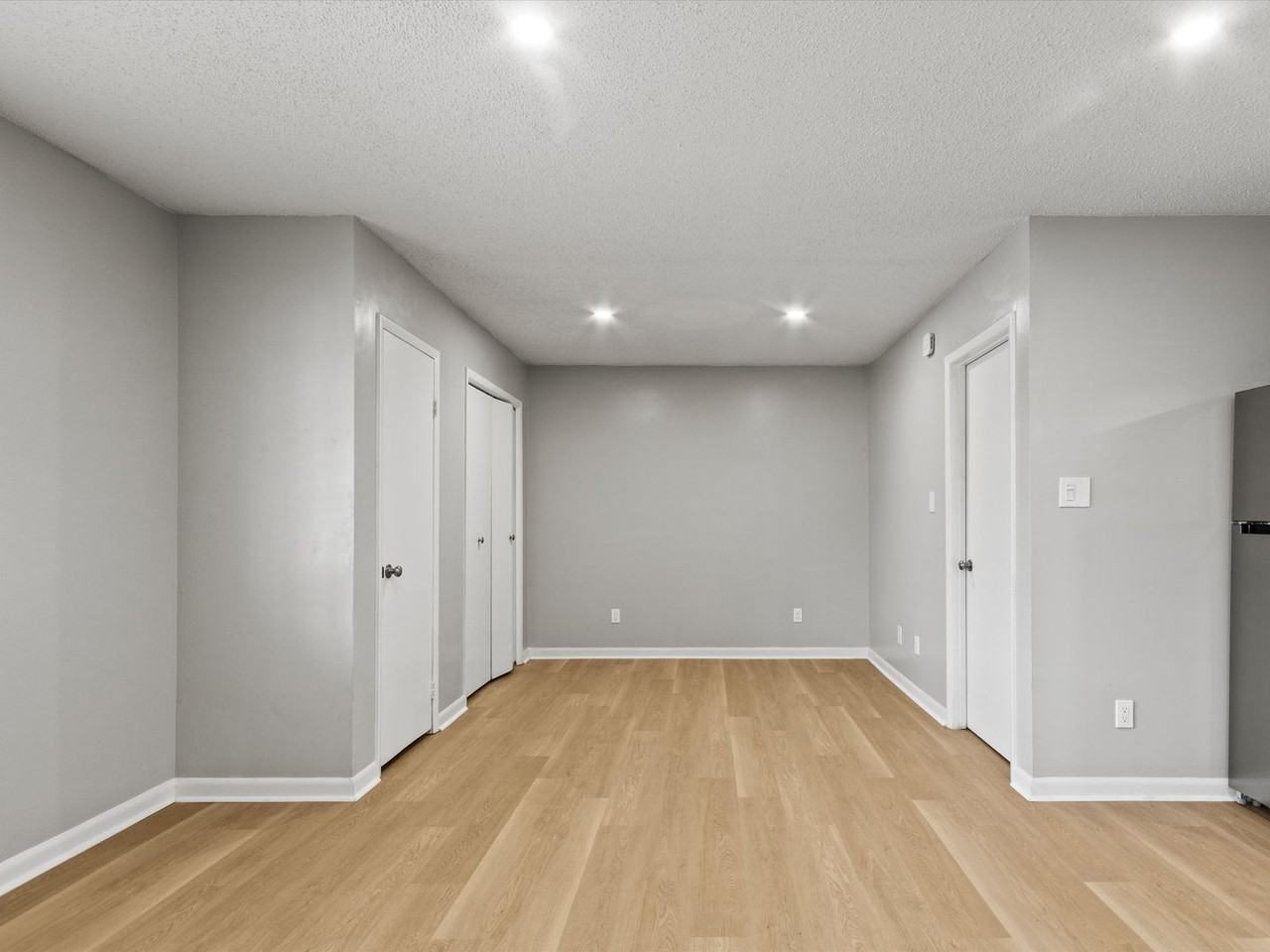 501 Swan Dr #315 - Photo 4 of 33