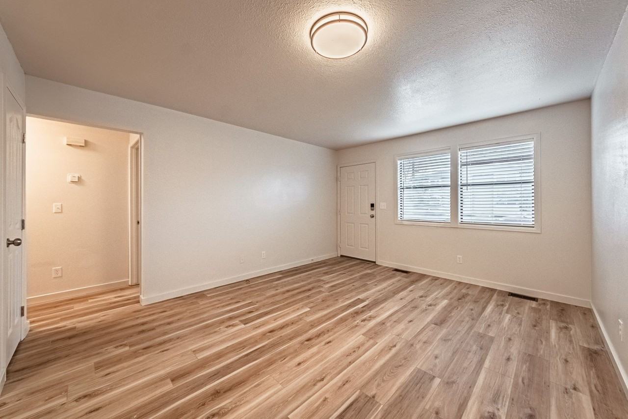 1419 Anita St - Photo 7 of 22