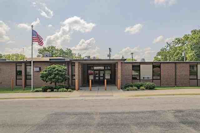 310 S East St - Photo 2 of 11