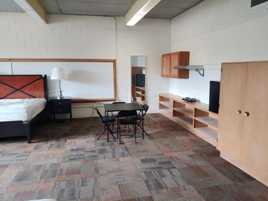 310 S East St - Photo 3 of 11