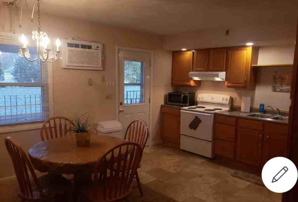 555 N Pearl St #A3 - Photo 2 of 7