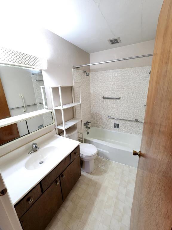 555 N Pearl St #A3 - Photo 5 of 7