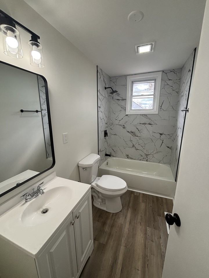 1368 Waite St #1 - Photo 5 of 12