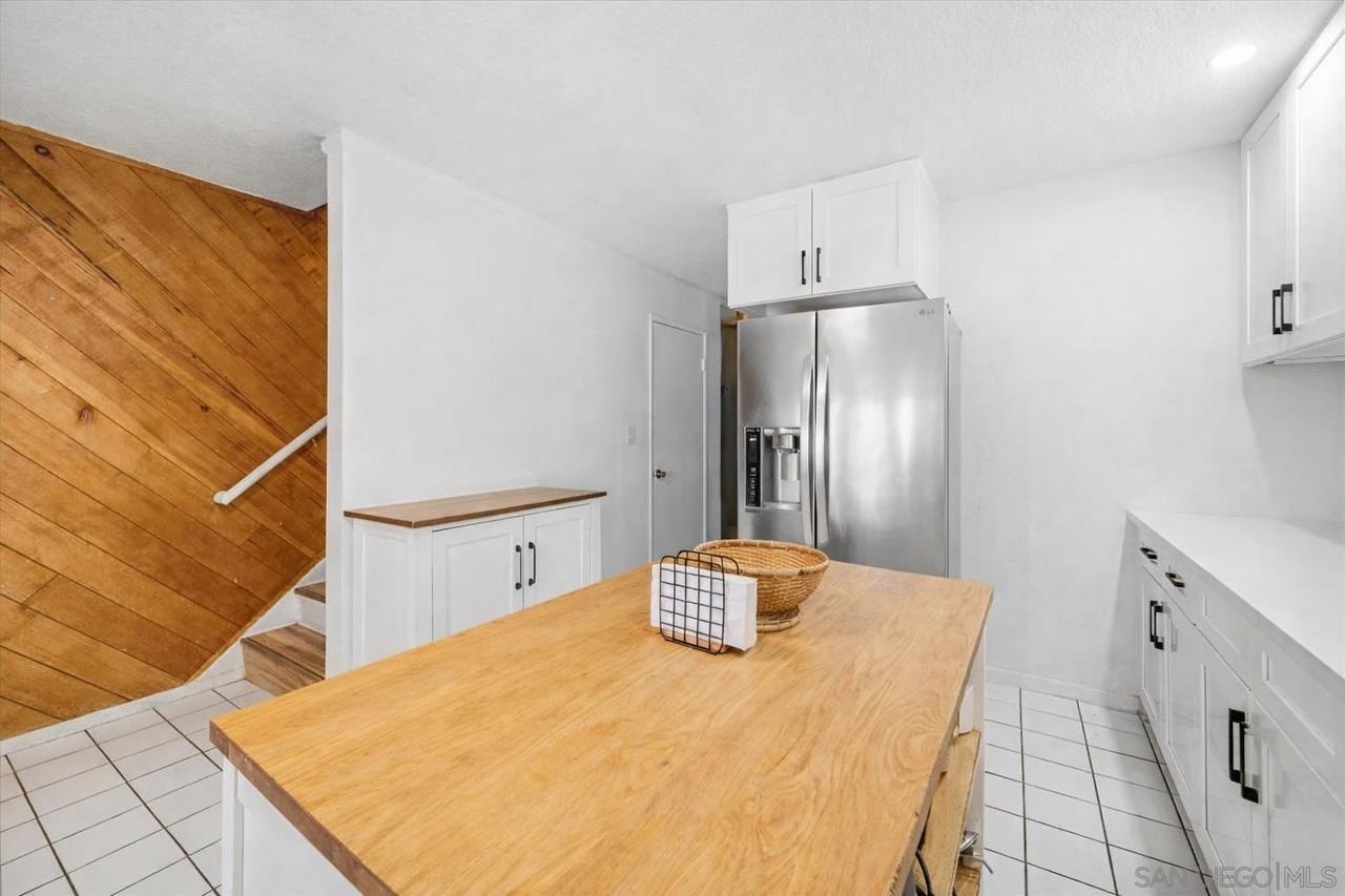 2127 Berry St #1 - Photo 3 of 22