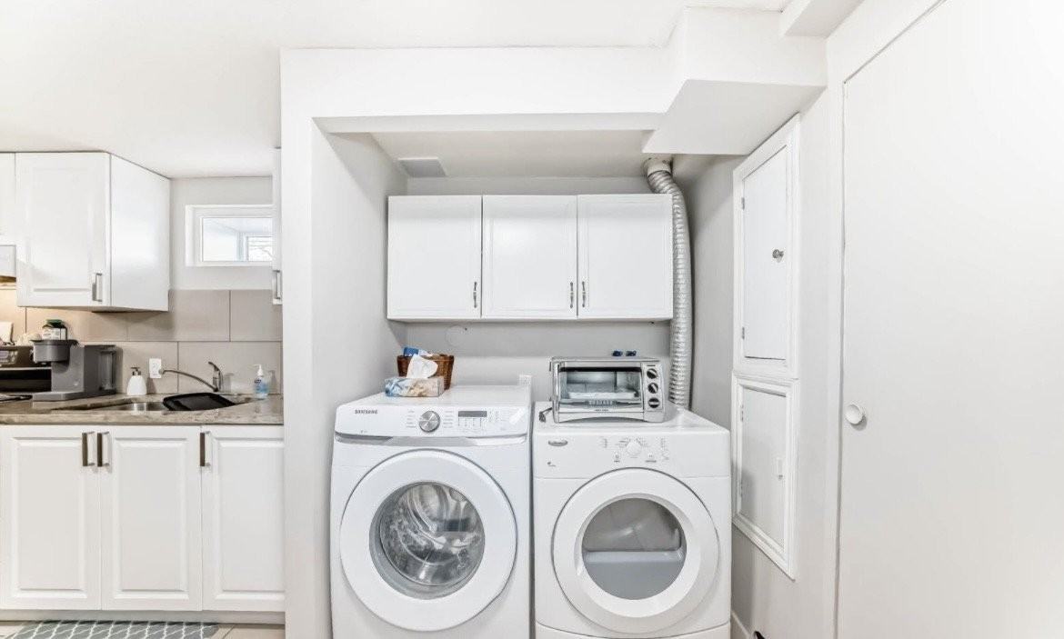 2227 45 St Se - Photo 3 of 8