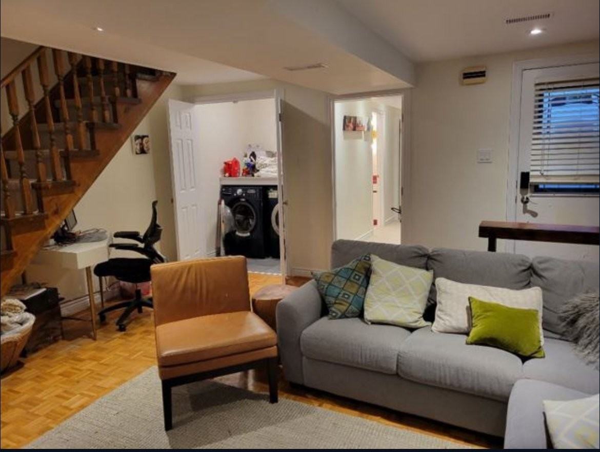 554 Clinton St - Photo 5 of 17