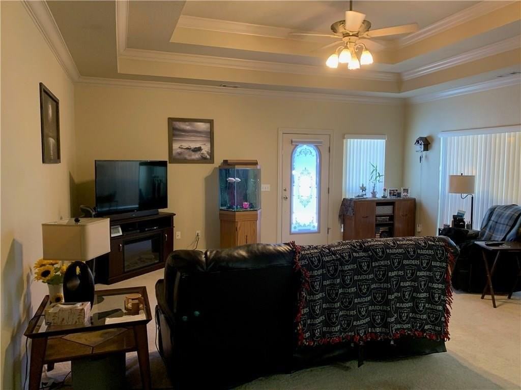 746 N Larkspur Ln - Photo 3 of 17