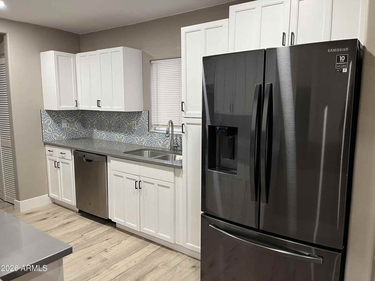 1002 S Roosevelt St - Photo 3 of 15