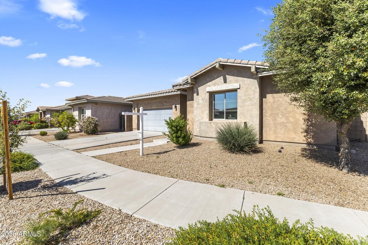 22670 E Duncan St - Photo 3 of 47