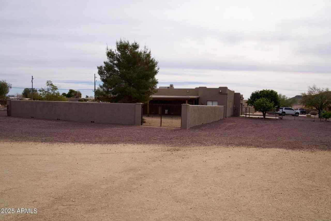 1714 W Adamanda Ct - Photo 6 of 48