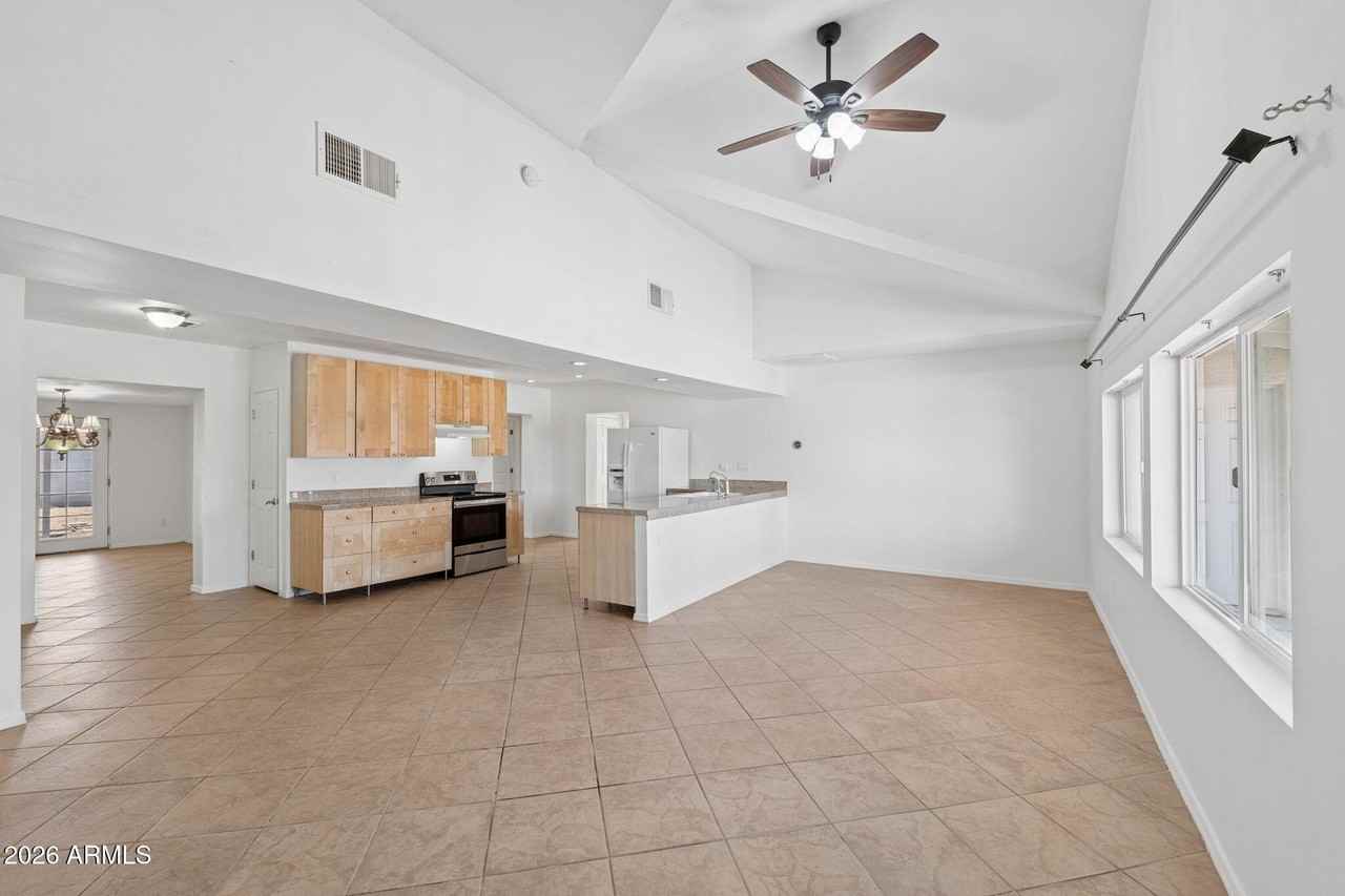 7 S Catalina St - Photo 5 of 33