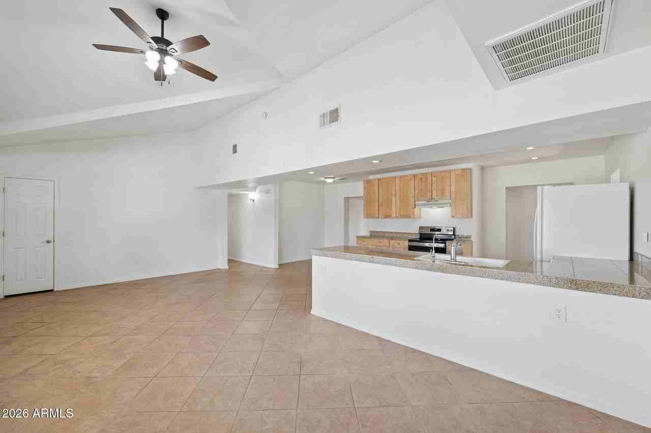 7 S Catalina St - Photo 6 of 33