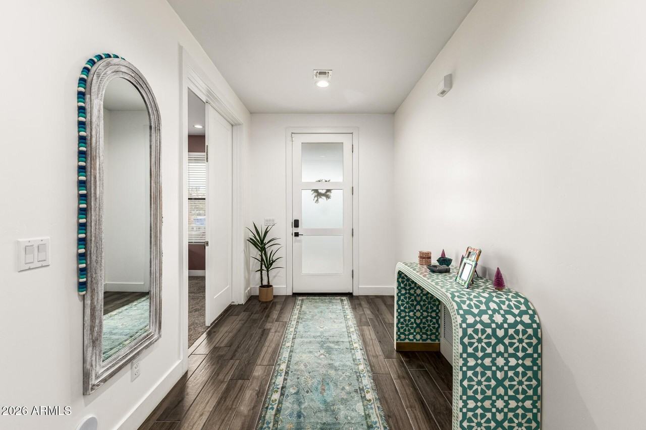 1831 E Montecito Ave - Photo 5 of 41