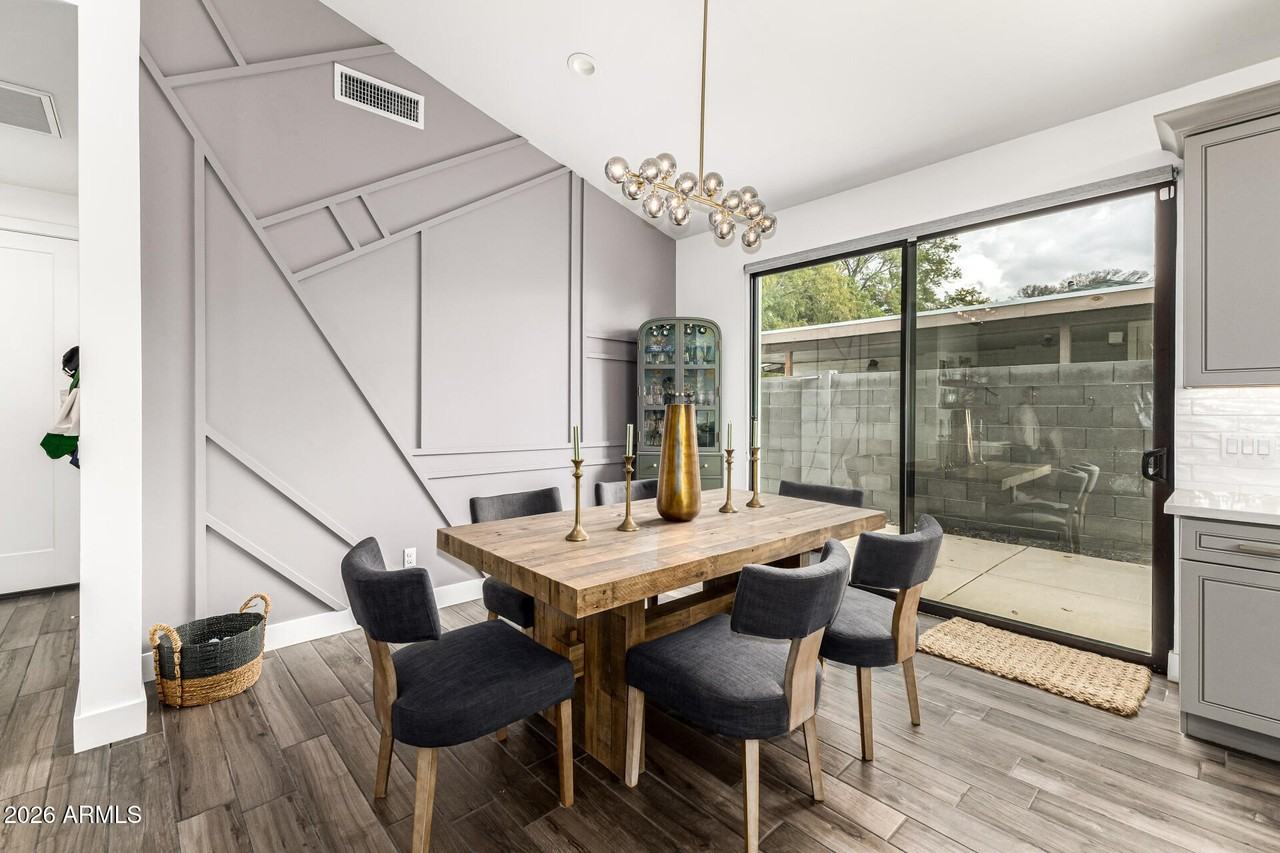 1831 E Montecito Ave - Photo 7 of 41