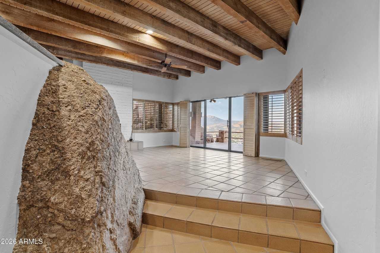 6700 E Hawksnest Rd - Photo 5 of 50