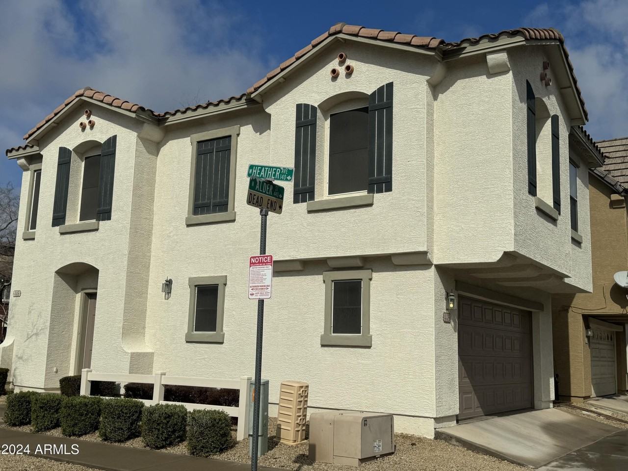 446 N Alder Ct - Photo 4 of 25