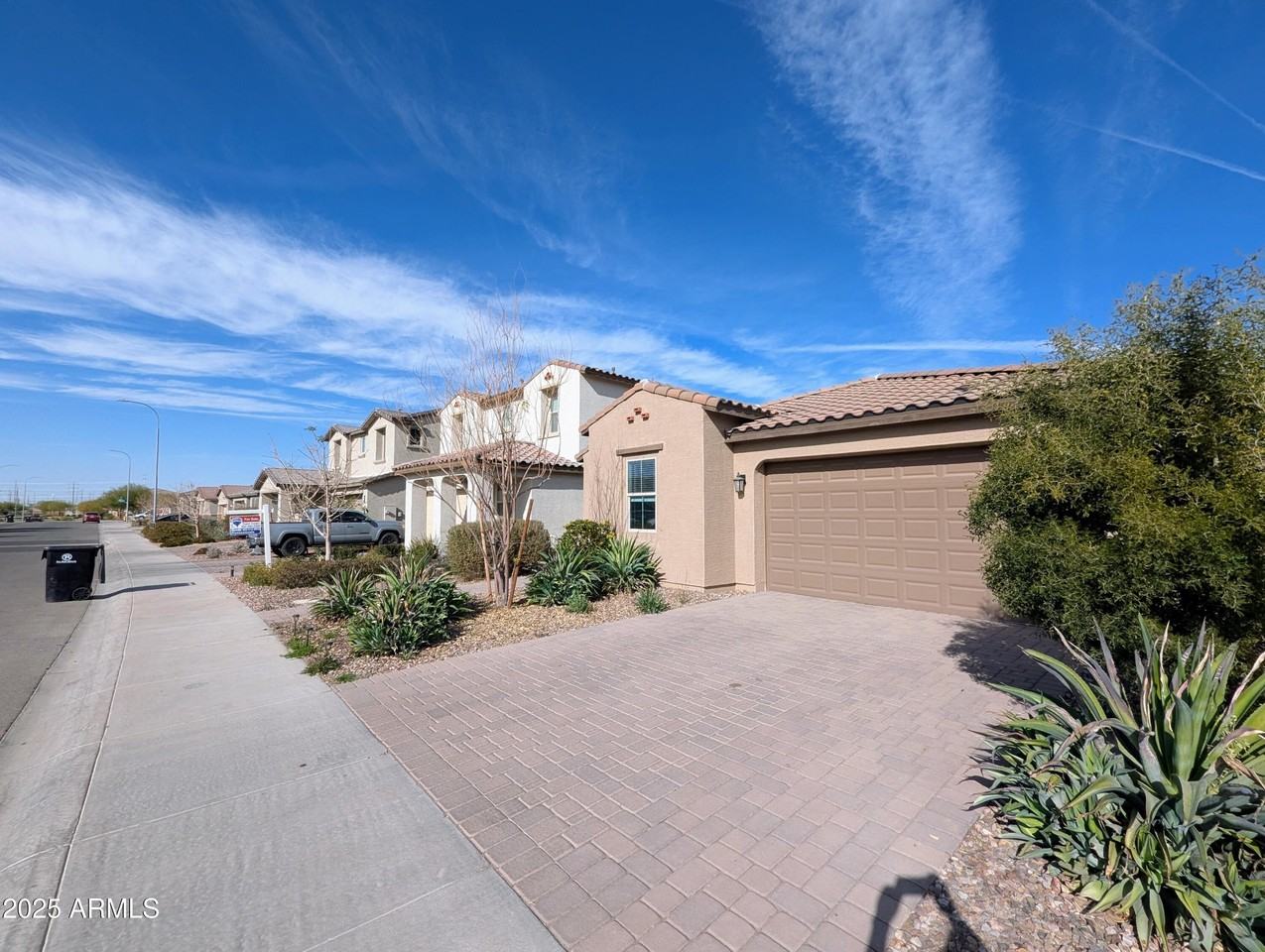 4827 S 117th Ave - Photo 2 of 50