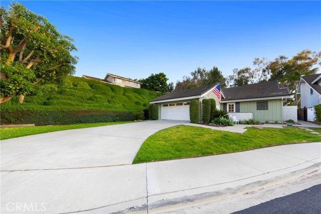 23852 Pebble Beach Pl - Photo 2 of 8