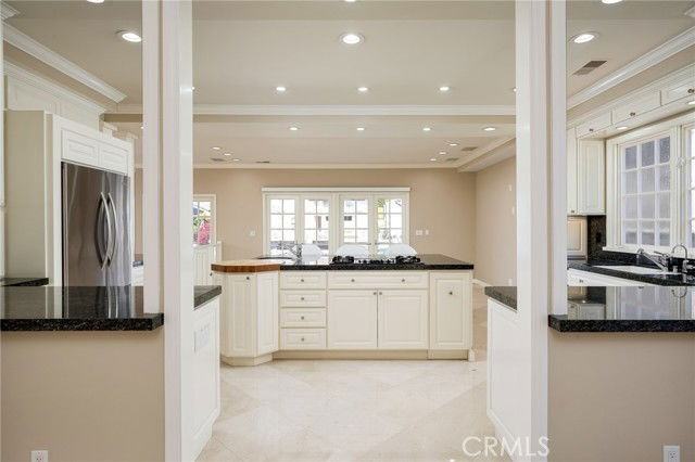 736 Harbor Island Dr - Photo 6 of 8