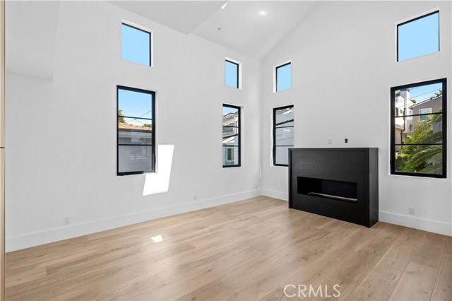 Breakers Dr #1-2 - Photo 7 of 8