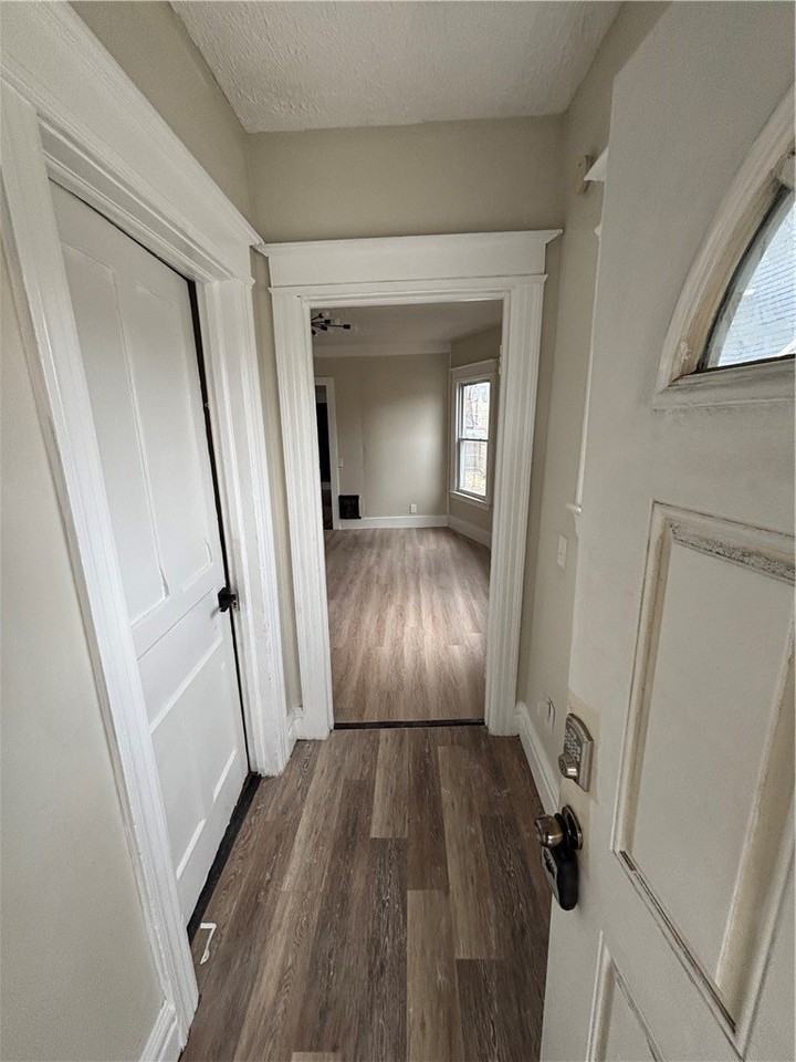 18 Kenilworth Ter - Photo 2 of 9