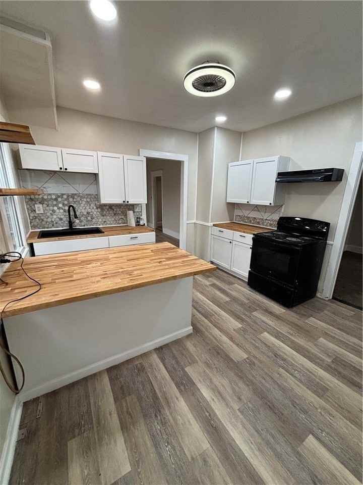 18 Kenilworth Ter - Photo 4 of 9