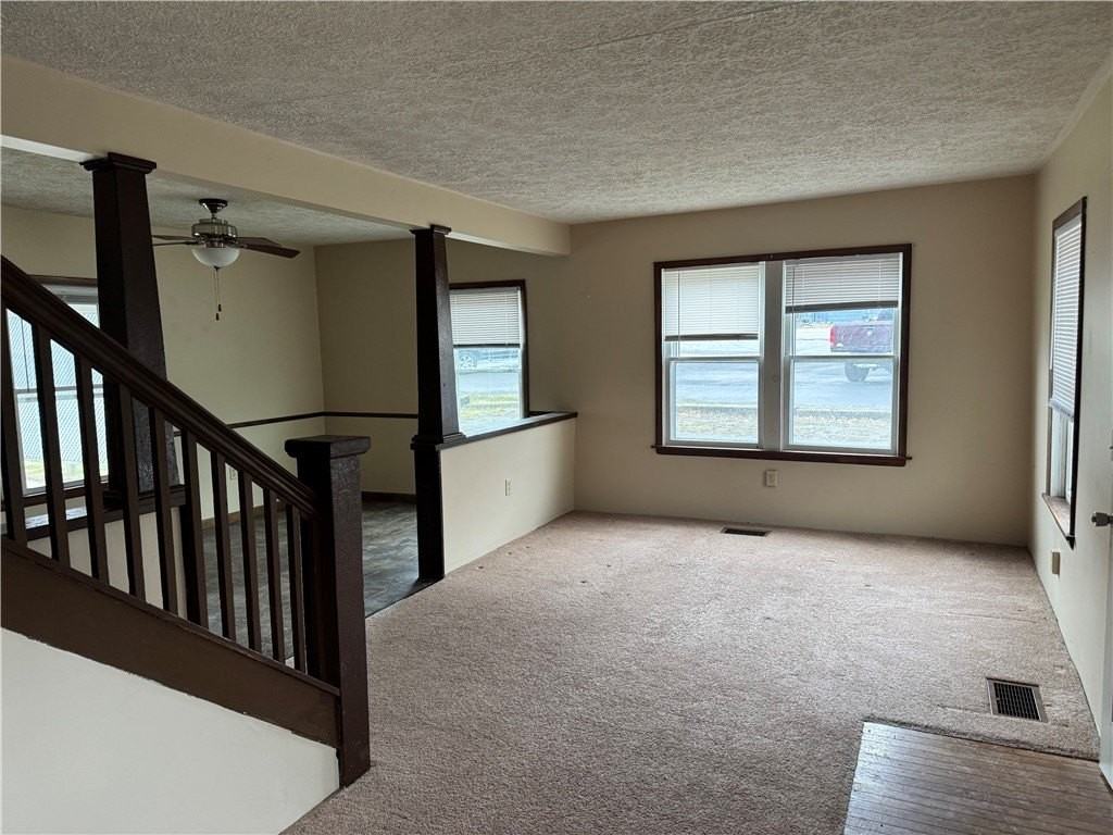 1872 Miles St - Photo 2 of 8