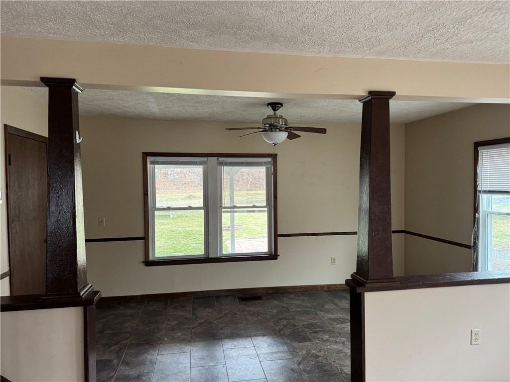 1872 Miles St - Photo 3 of 8