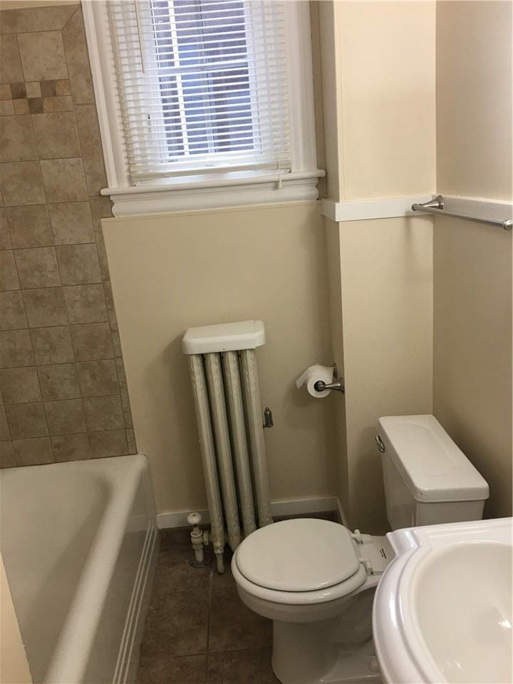 168 Pine St - Photo 5 of 11