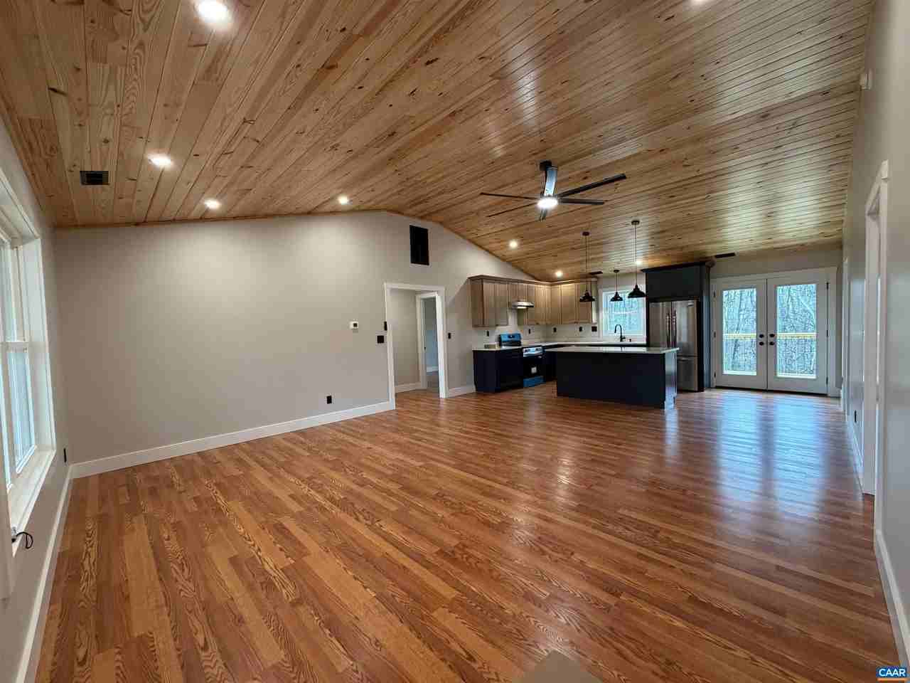 487 Montreal Ln - Photo 4 of 28