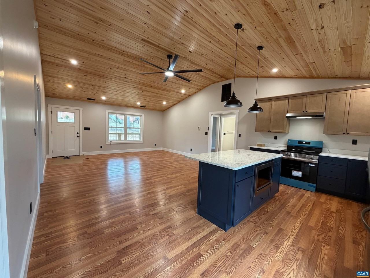 487 Montreal Ln - Photo 6 of 28