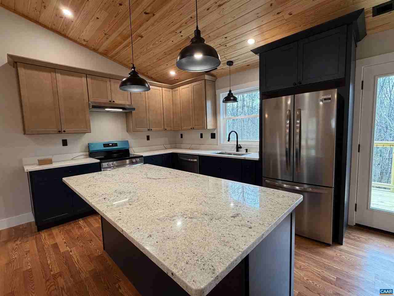 487 Montreal Ln - Photo 7 of 28