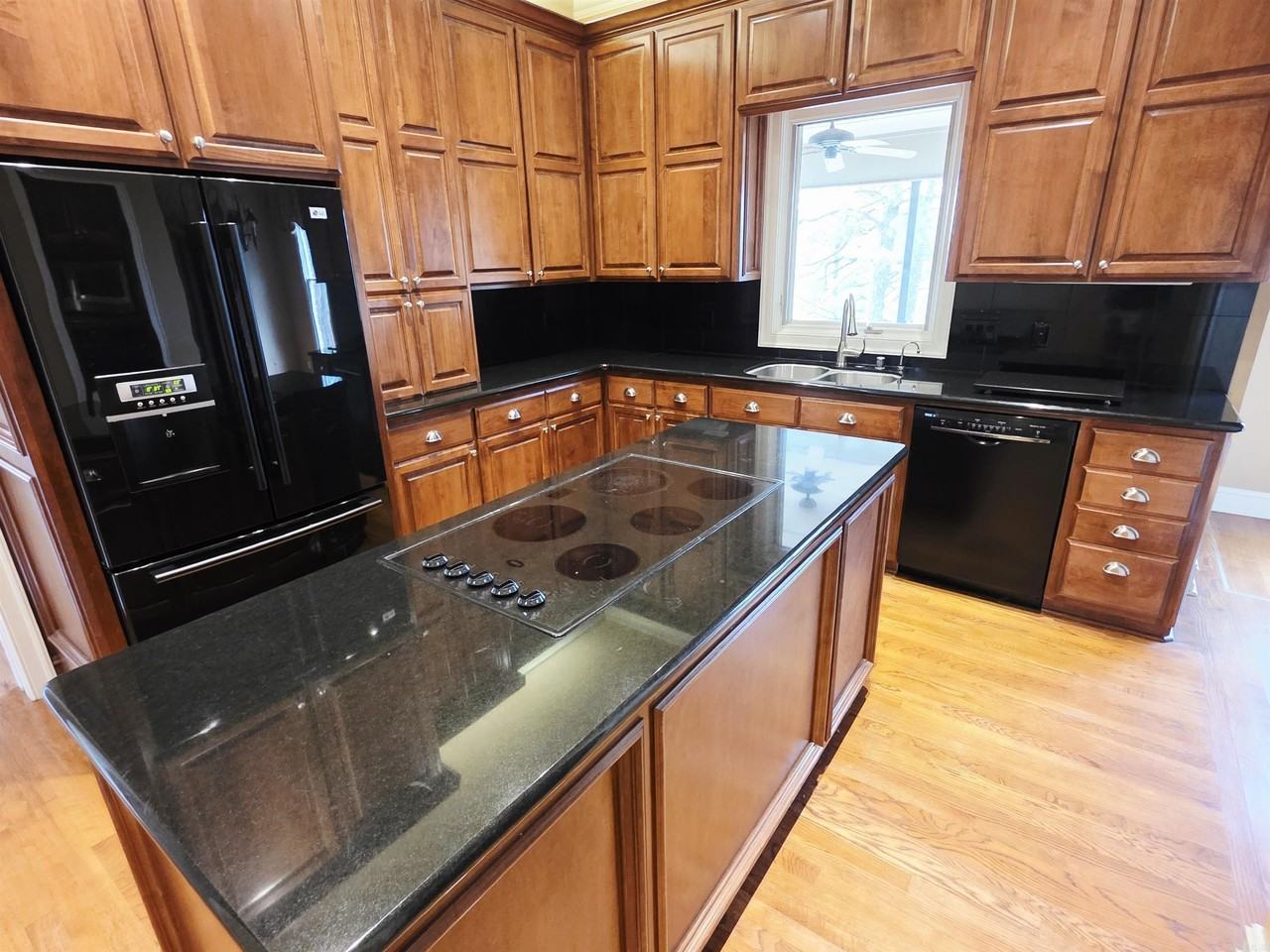 21219 Unicorn Ln - Photo 6 of 20