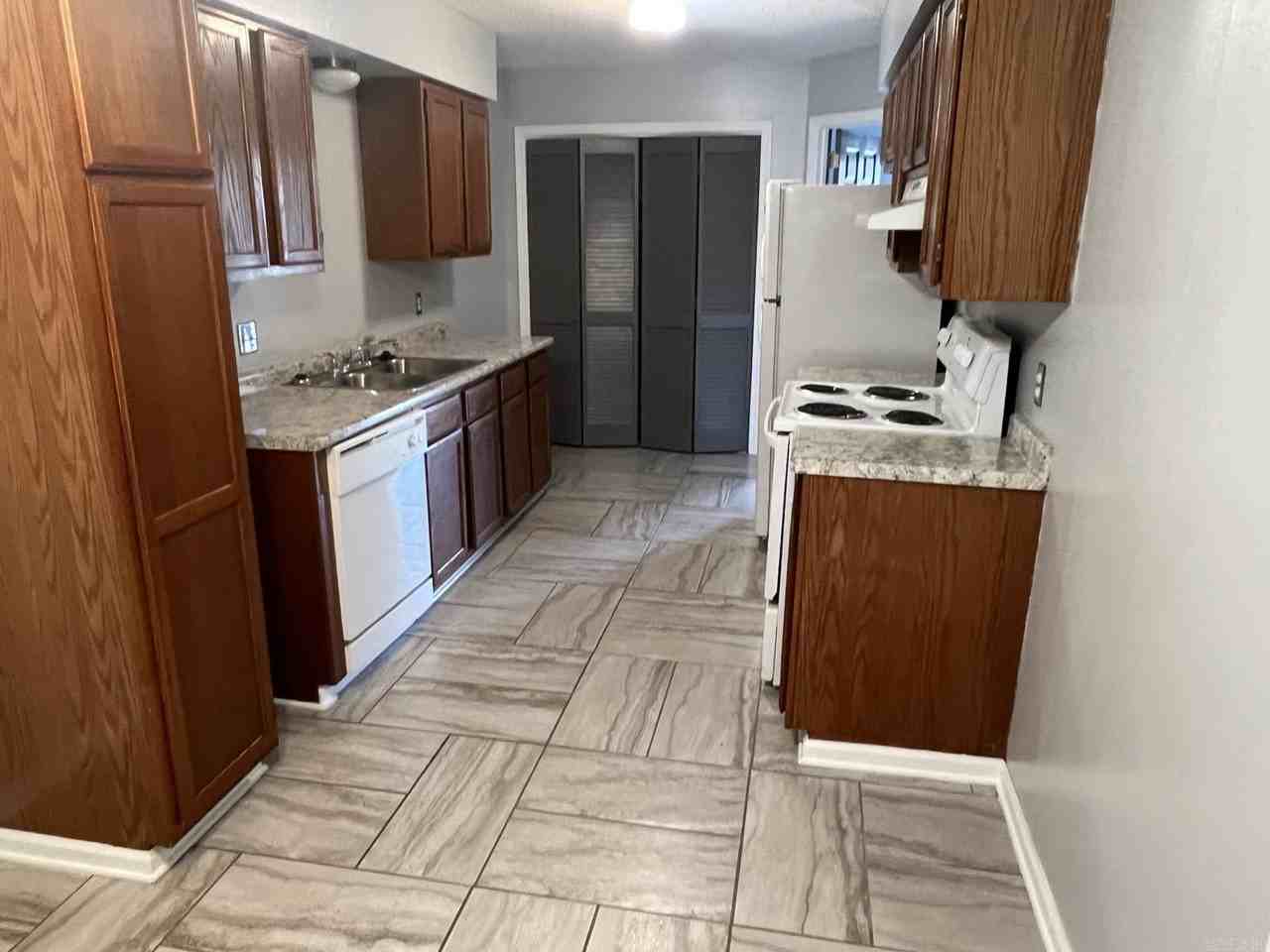 1921 Wolfe St - Photo 3 of 5