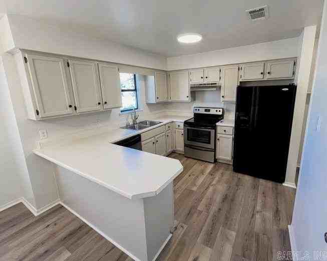 1703 Calgary Trl - Photo 4 of 11