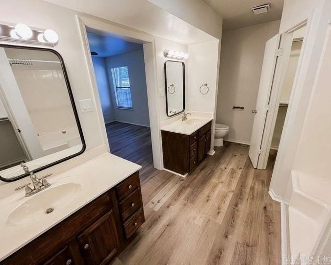 1703 Calgary Trl - Photo 7 of 11