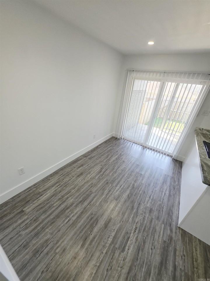 1920 Sanford Dr - Photo 3 of 7