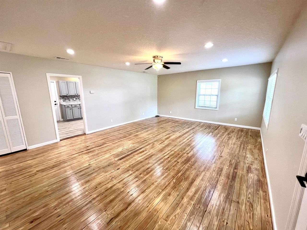 804 W 2nd St - Photo 5 of 27