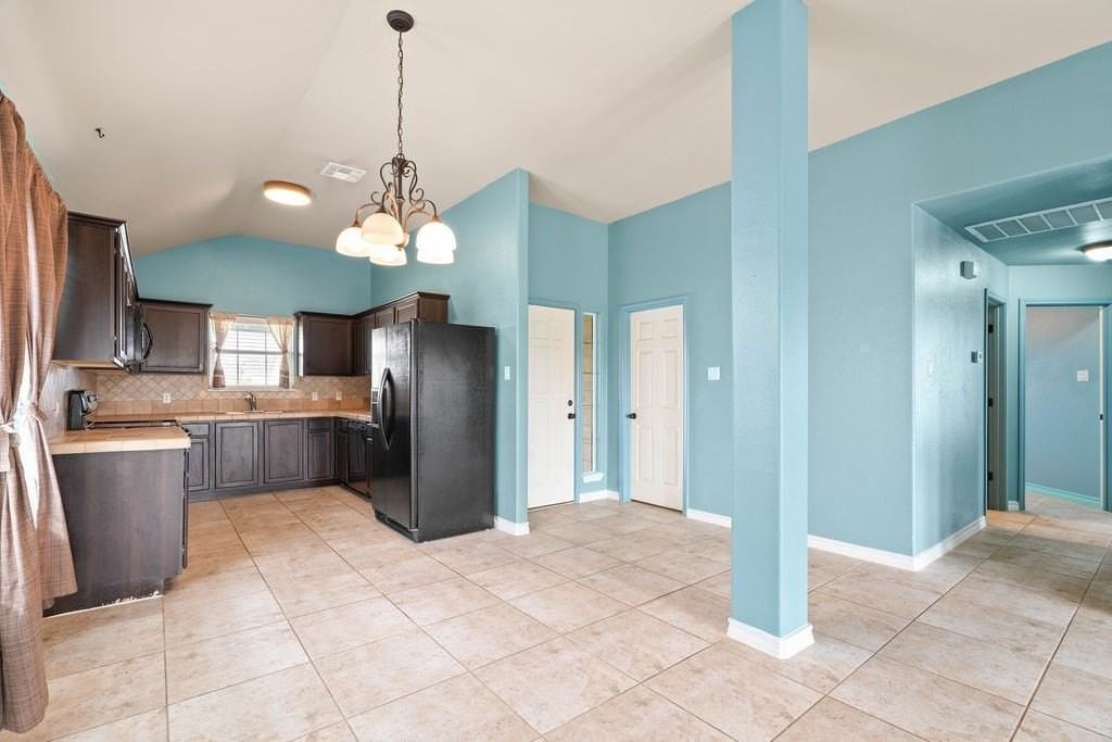 2129 Sky Crest St - Photo 5 of 40