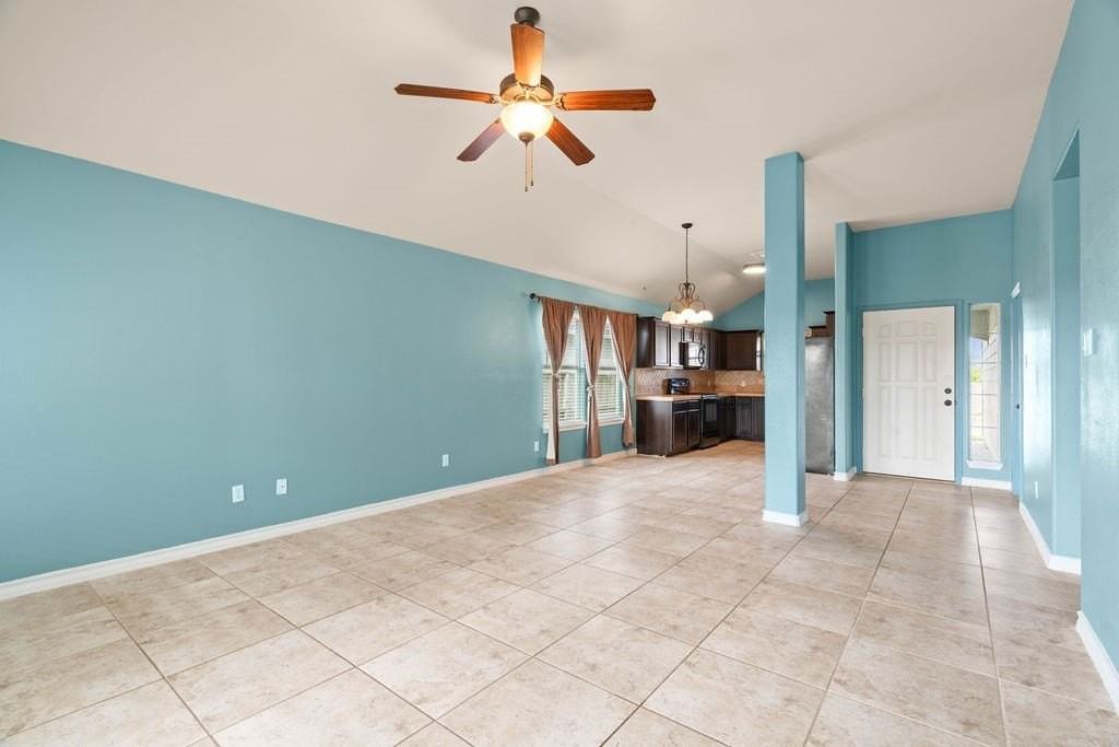 2129 Sky Crest St - Photo 7 of 40