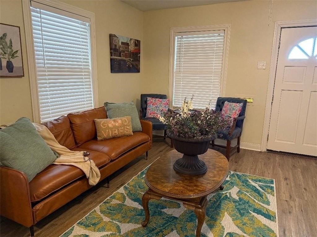 1201 York Ave - Photo 2 of 21