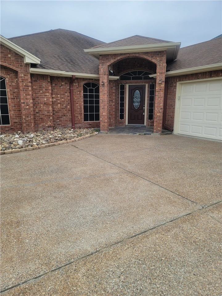 6105 Queen Jane St - Photo 3 of 4