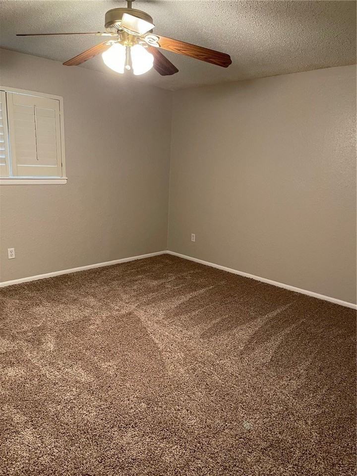 4713 Calallen Dr - Photo 3 of 9