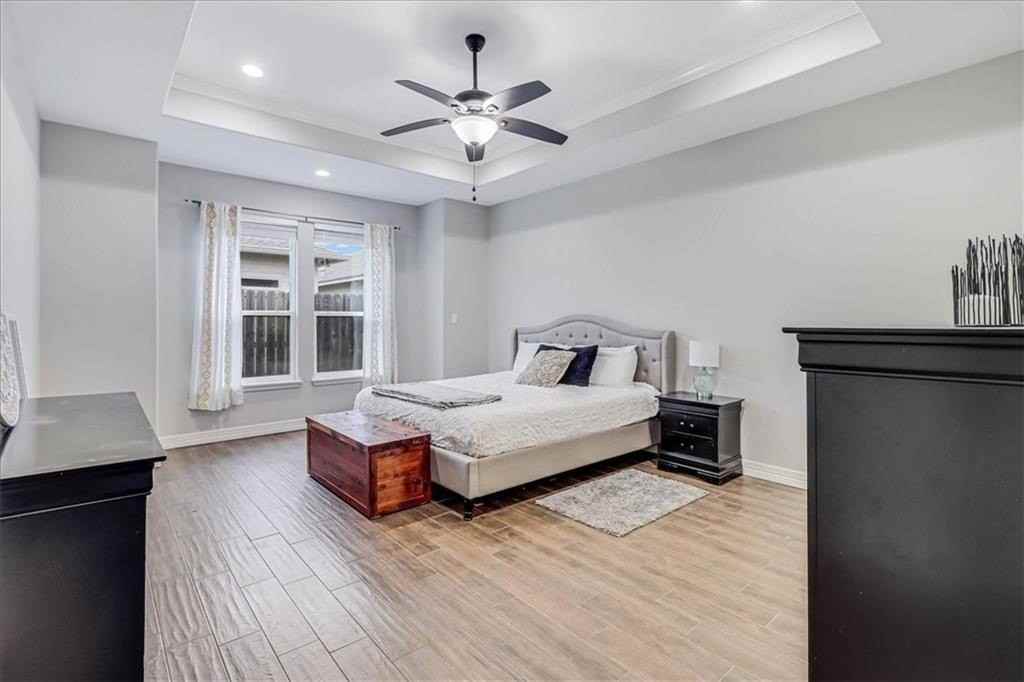 3833 Pennine Way - Photo 5 of 40