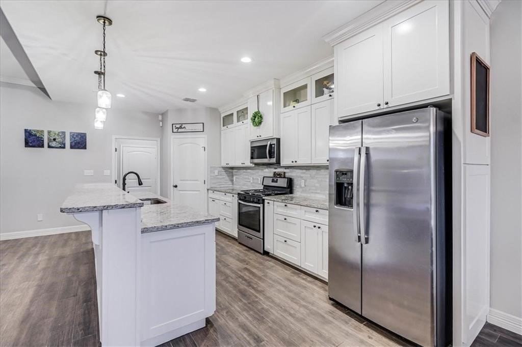 3833 Pennine Way - Photo 7 of 40