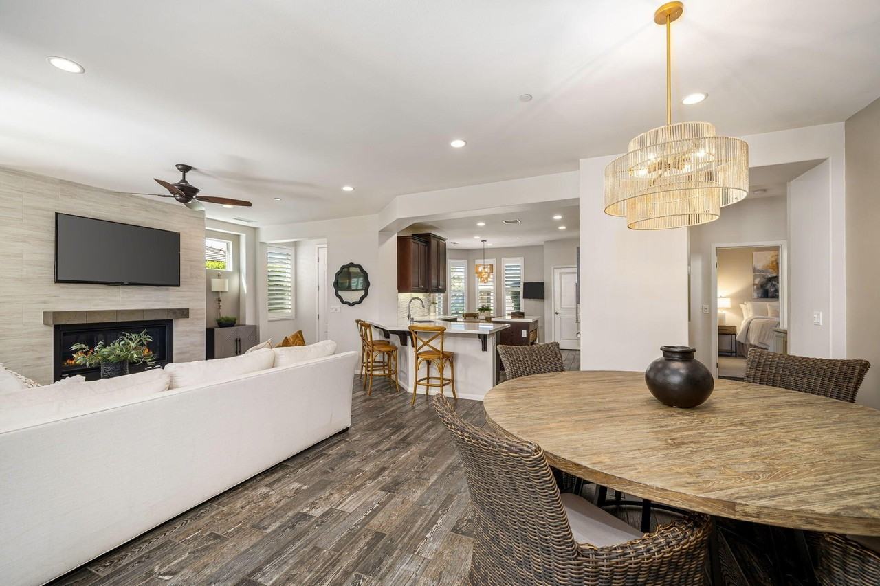 51234 Longmeadow St - Photo 3 of 30