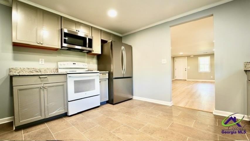 311 S 2nd St - Photo 7 of 21