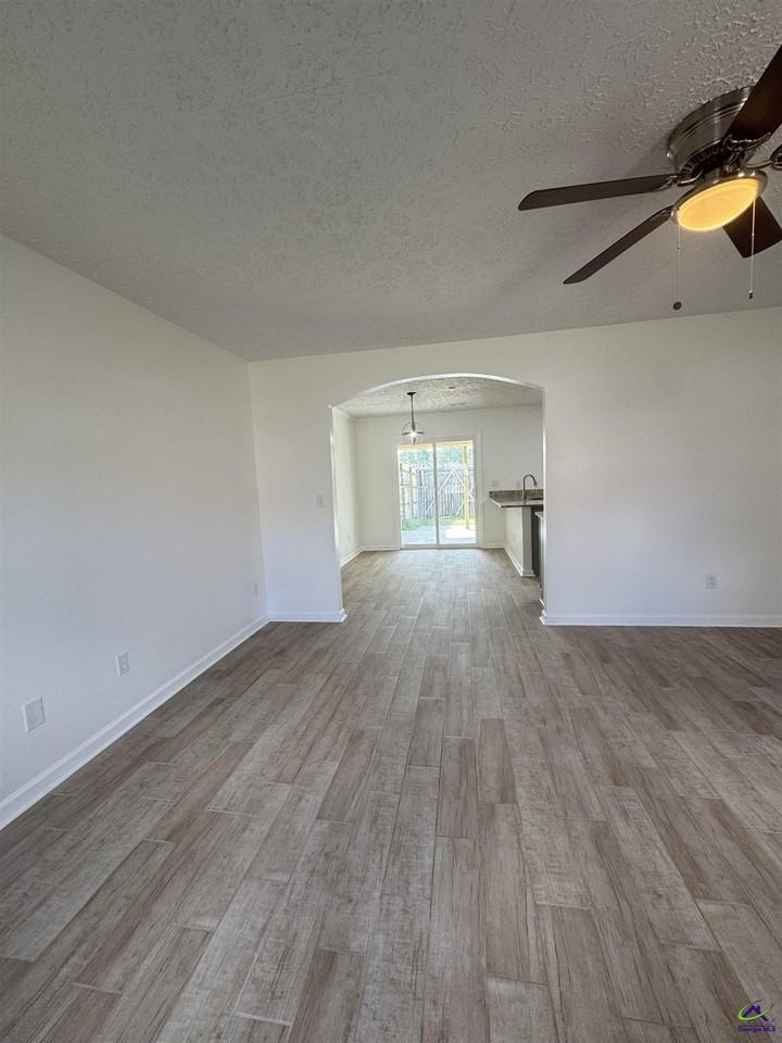 125 Wingate Cir - Photo 2 of 21